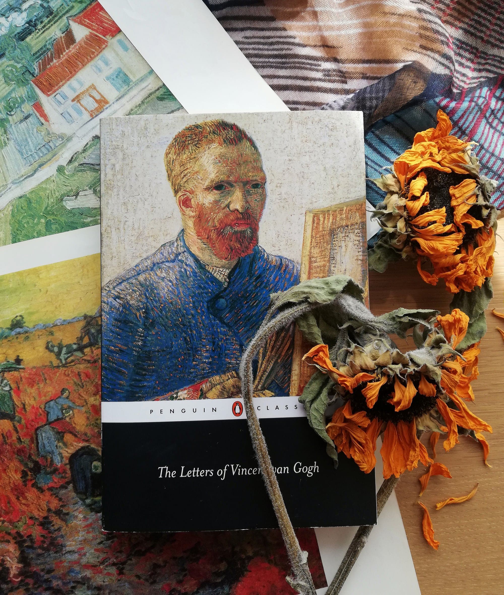 Корицата на английското издание на сборника "Писмата на Винсент ван Гог" с автопортрет на художника